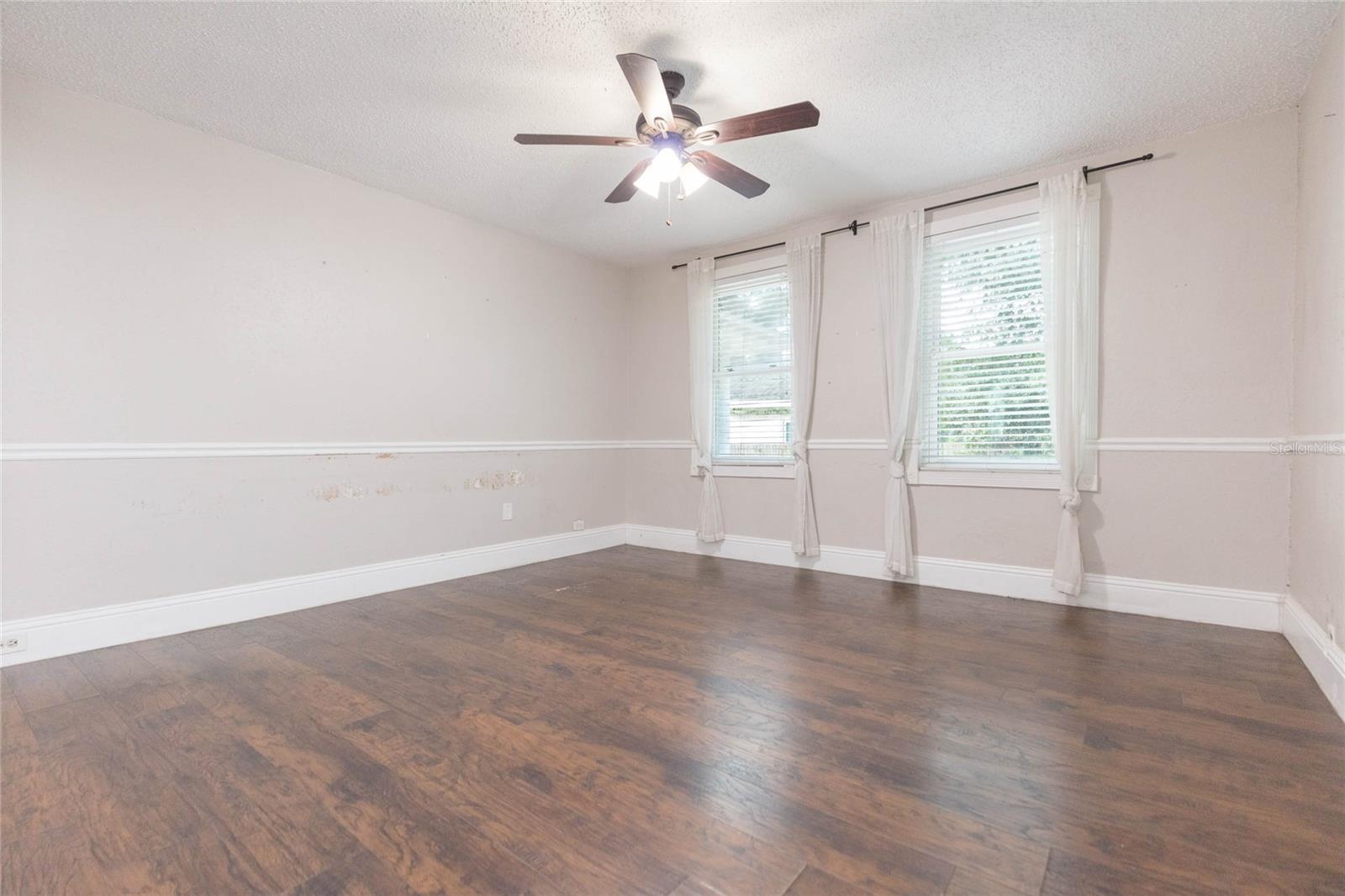 OAK VILLA - Residential