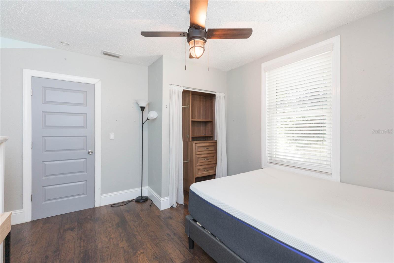 OAK VILLA - Residential