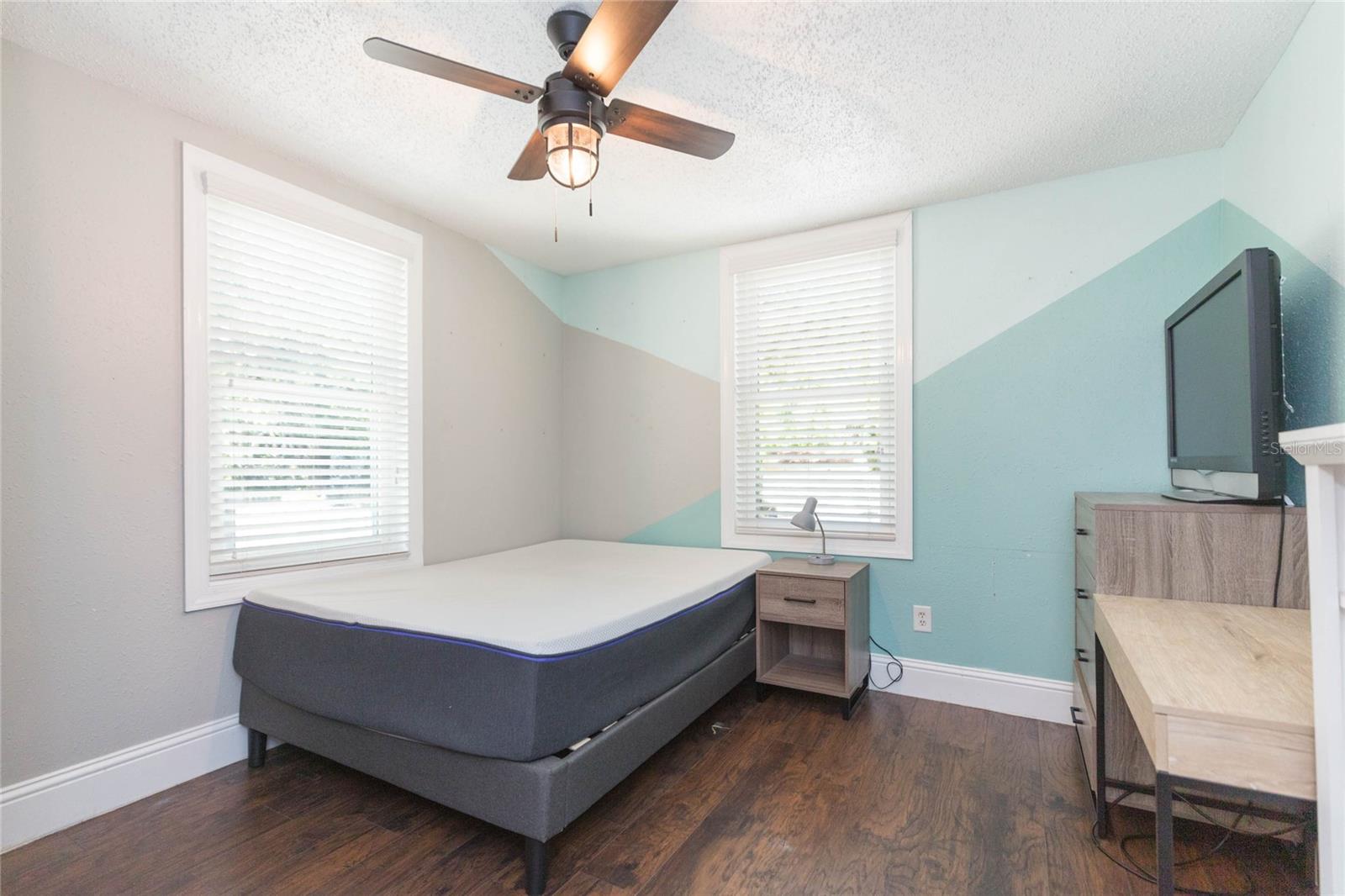 OAK VILLA - Residential