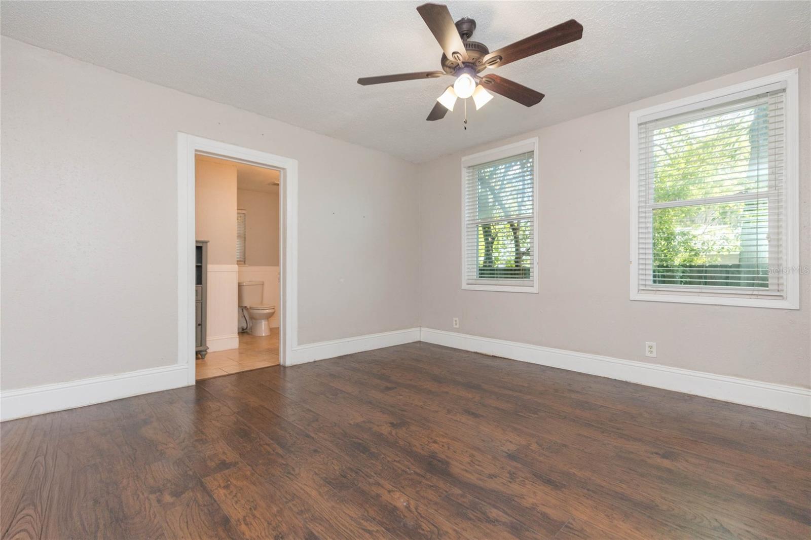 OAK VILLA - Residential