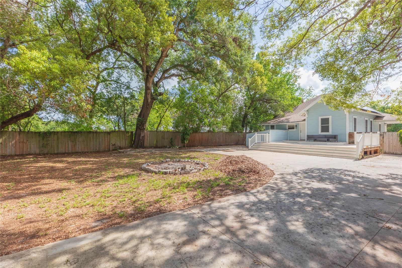 OAK VILLA - Residential