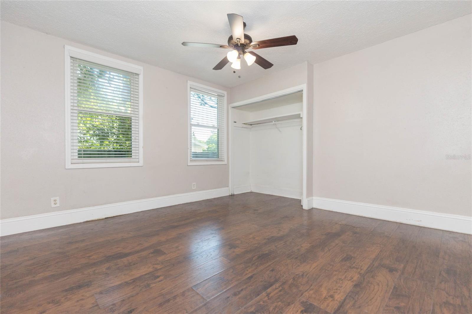 OAK VILLA - Residential