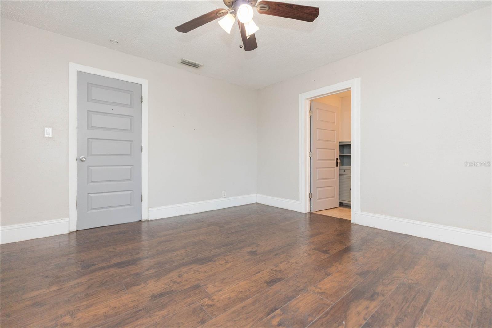 OAK VILLA - Residential