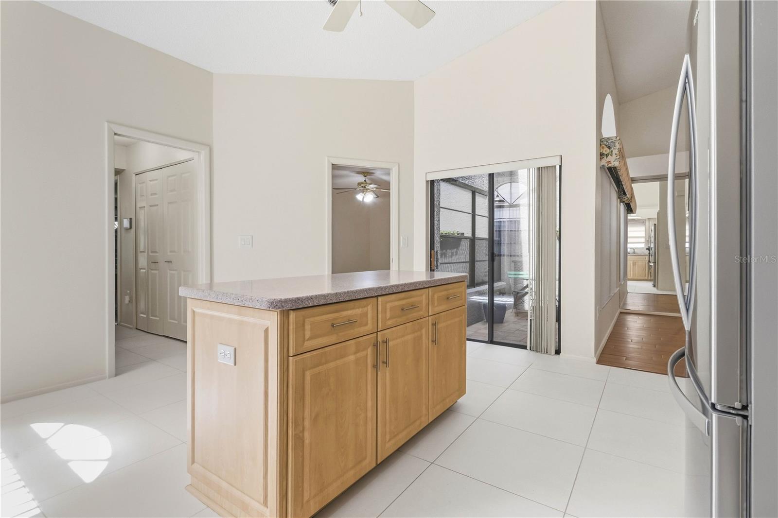 SALEM SQUARE - Residential