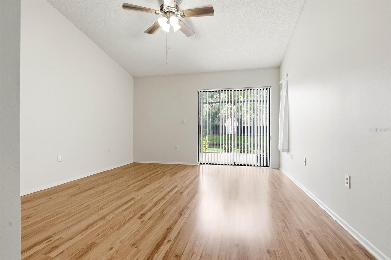 SALEM SQUARE - Residential