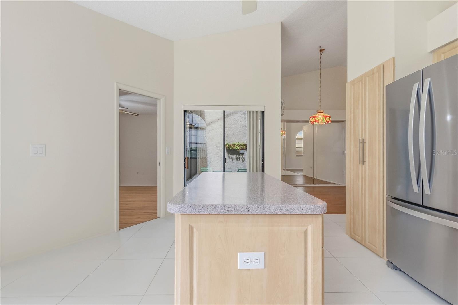 SALEM SQUARE - Residential