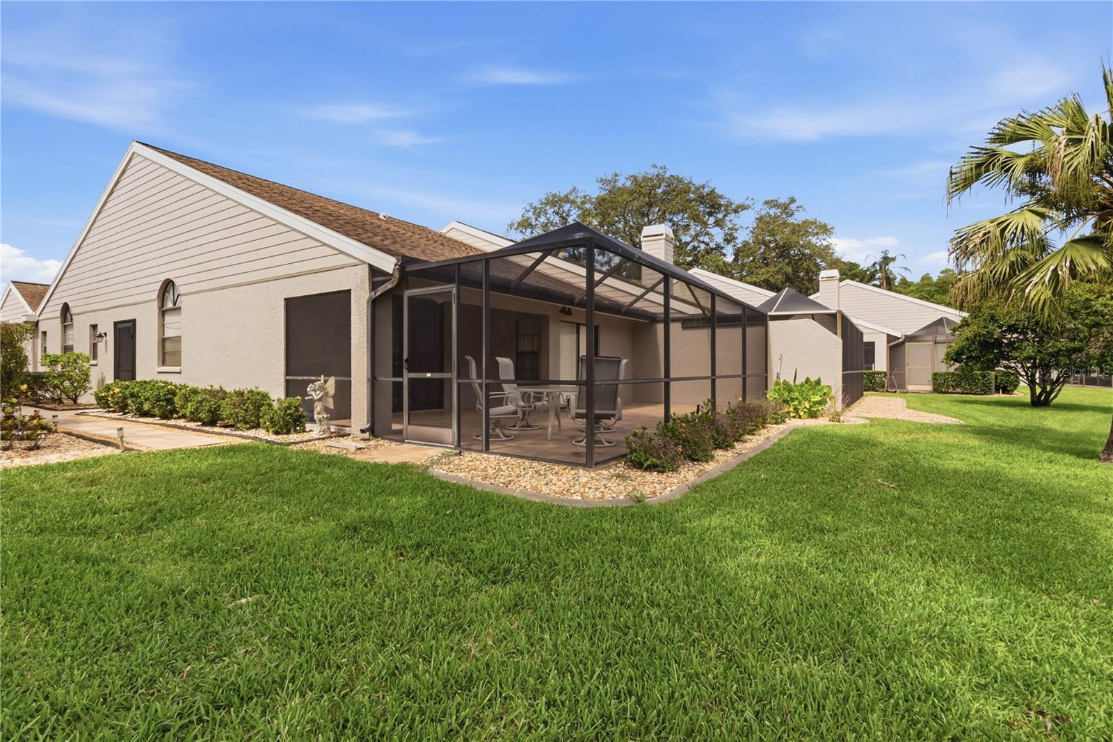 SALEM SQUARE - Residential
