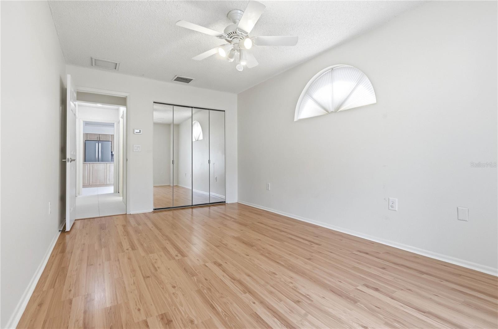 SALEM SQUARE - Residential
