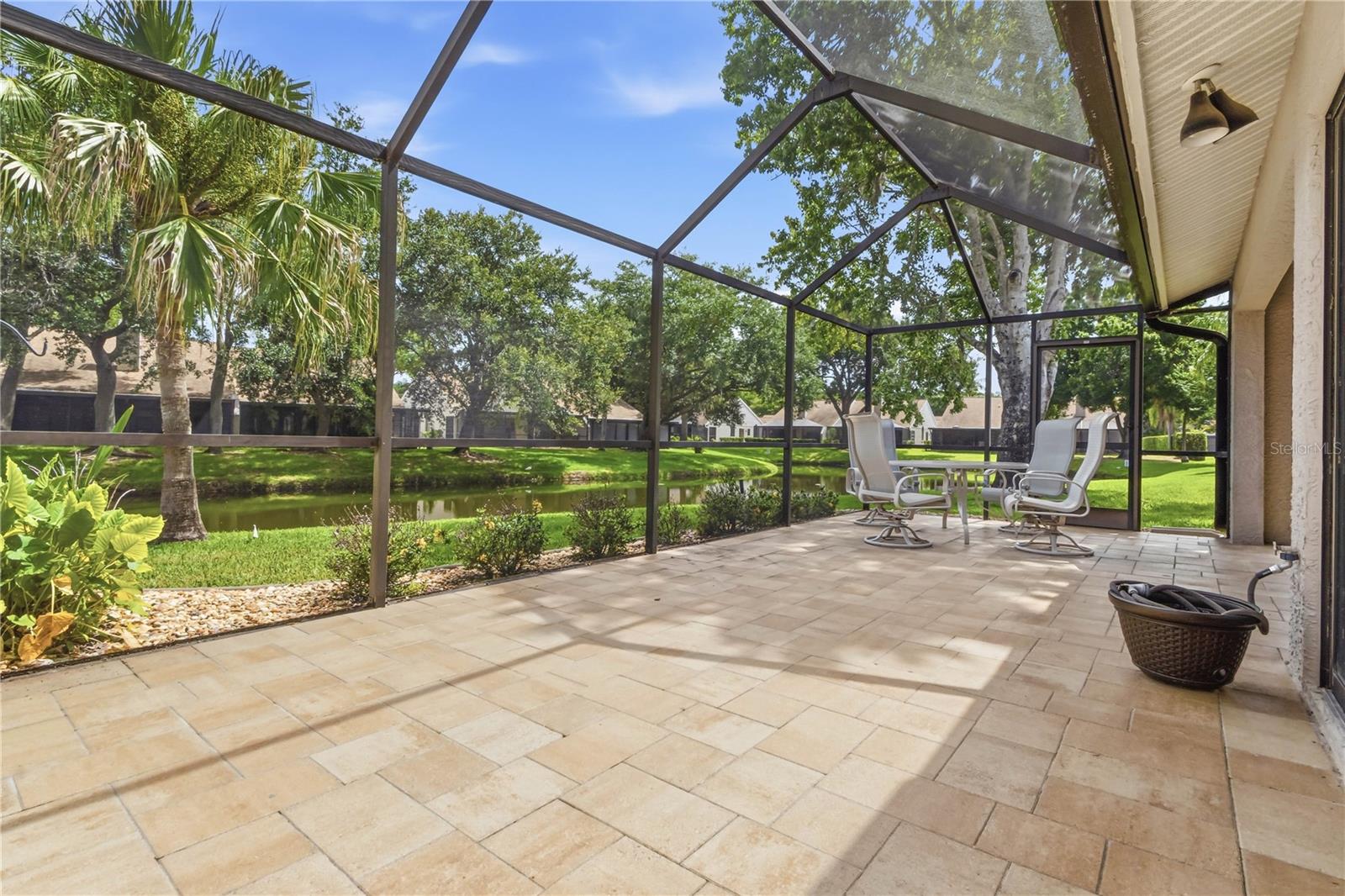 SALEM SQUARE - Residential