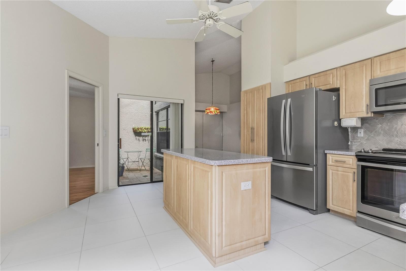 SALEM SQUARE - Residential