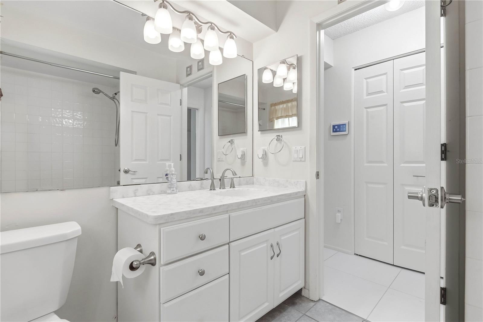 SALEM SQUARE - Residential