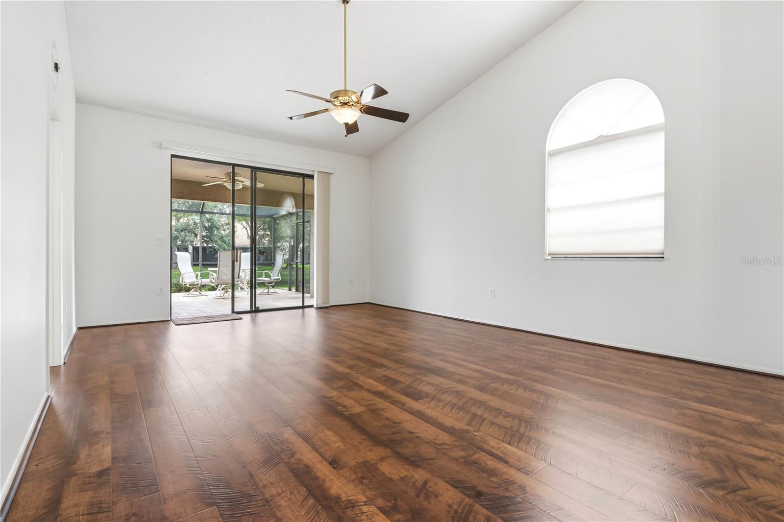 SALEM SQUARE - Residential