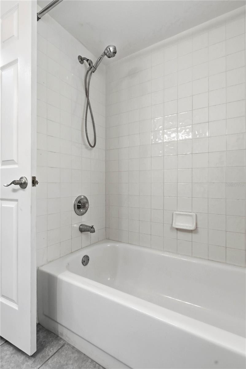 SALEM SQUARE - Residential