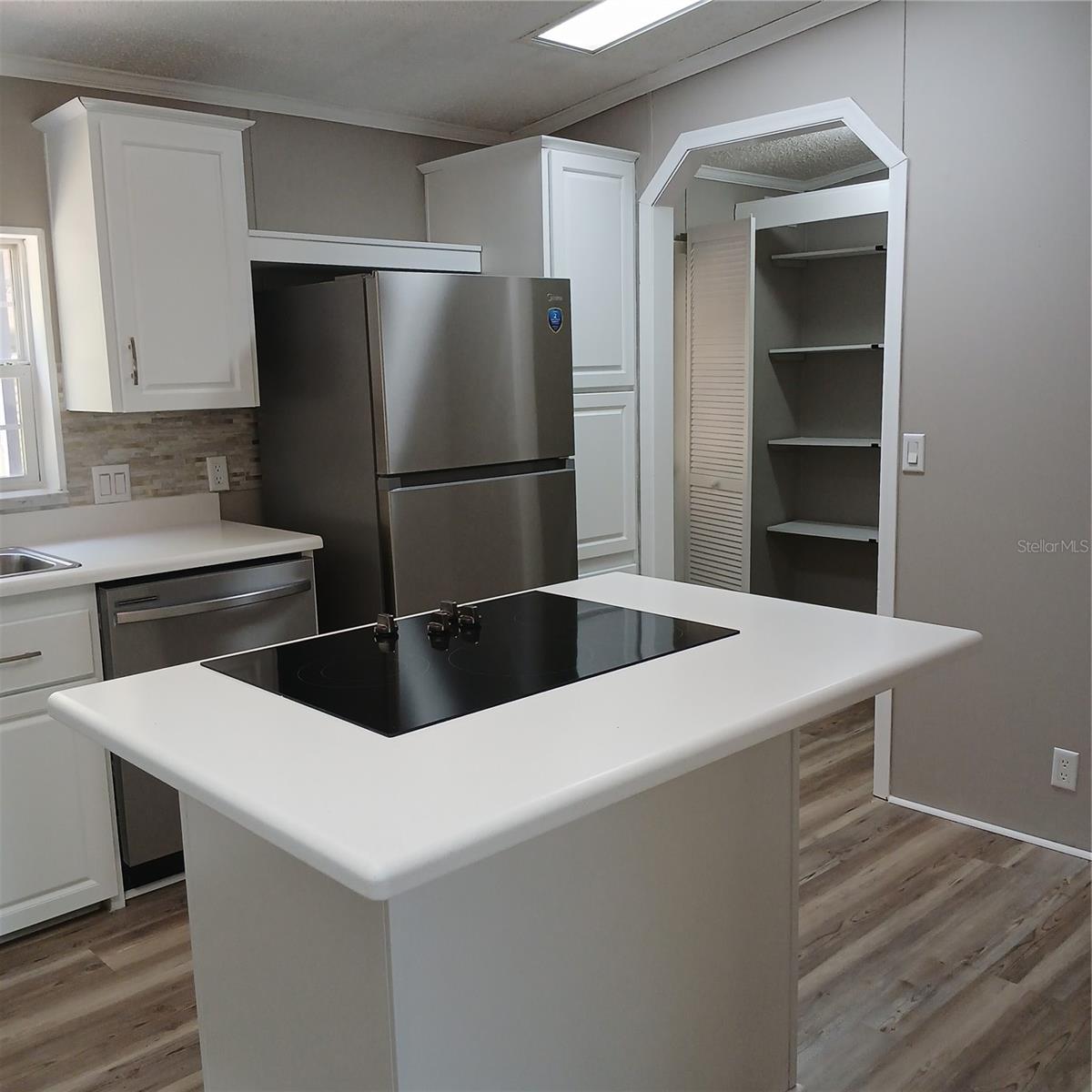 CRYSTAL POINTE UNIT 01 - Residential