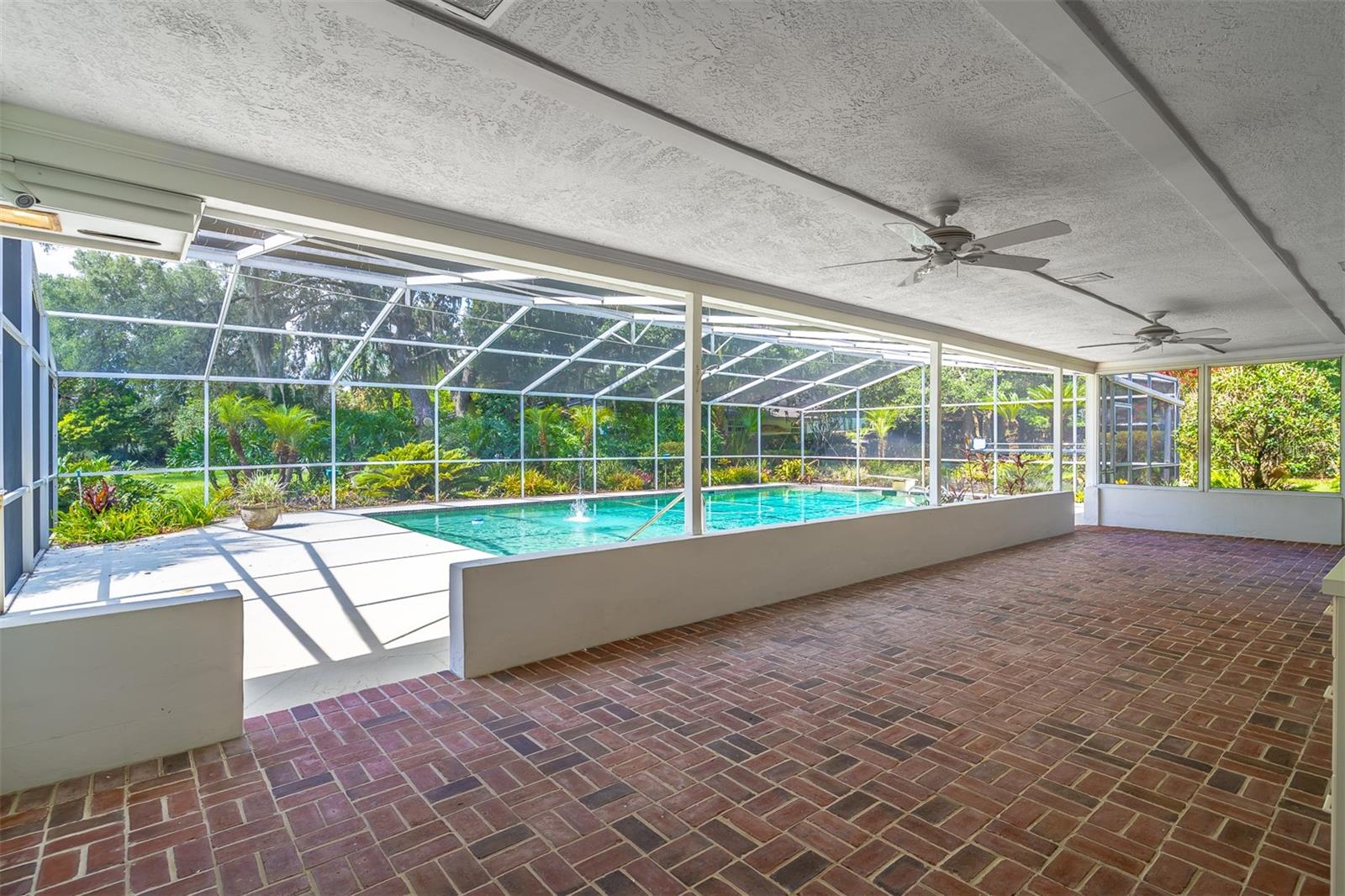 SWEETWATER OAKS SEC 02 - Residential