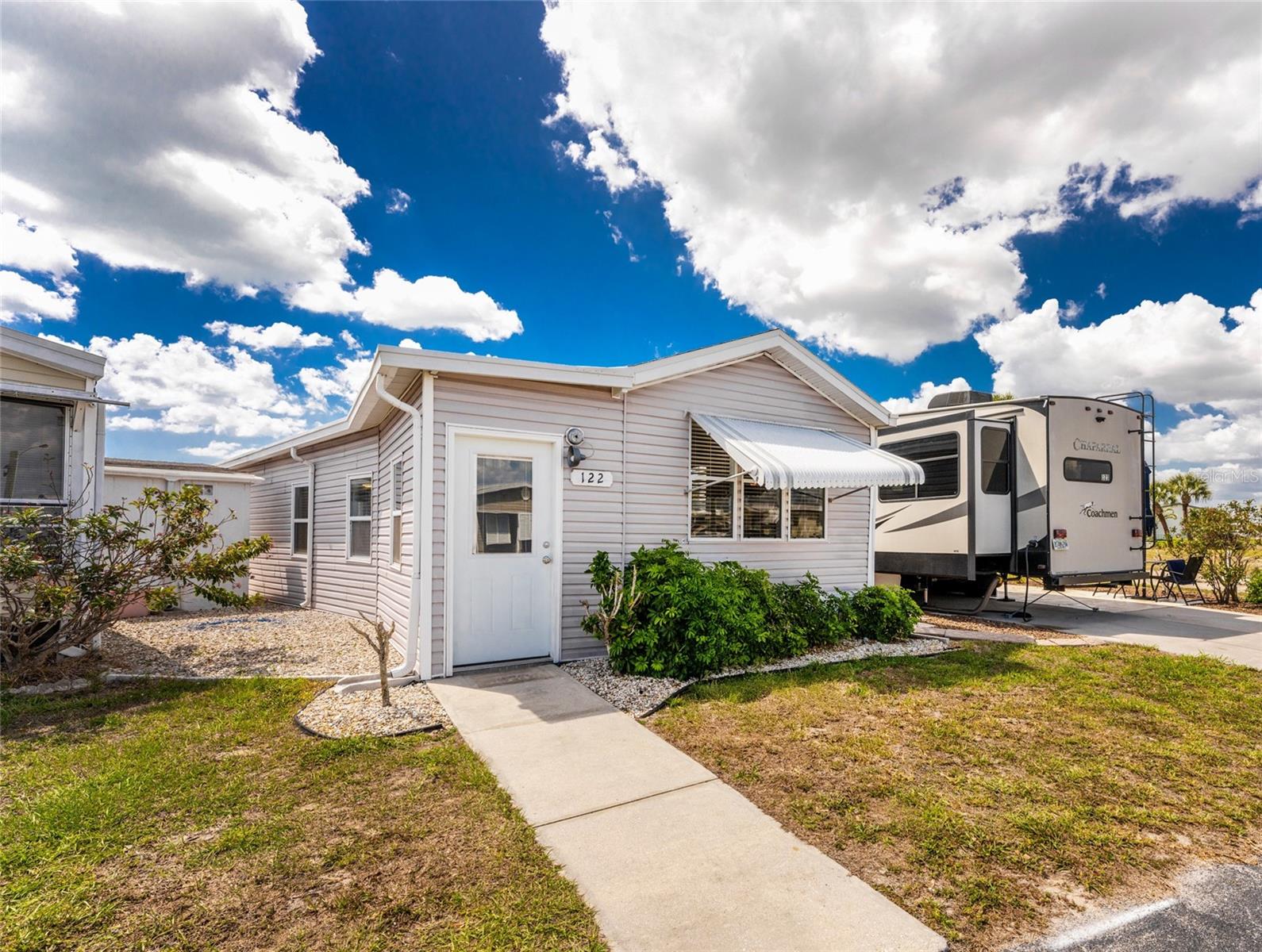 HOLIDAY TRAVEL PARK ENGLEWOOD - Residential