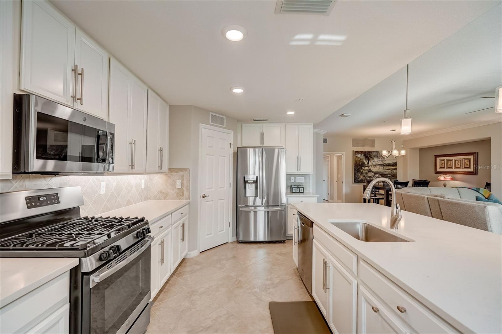 LAKEWOOD NATIONAL - Residential