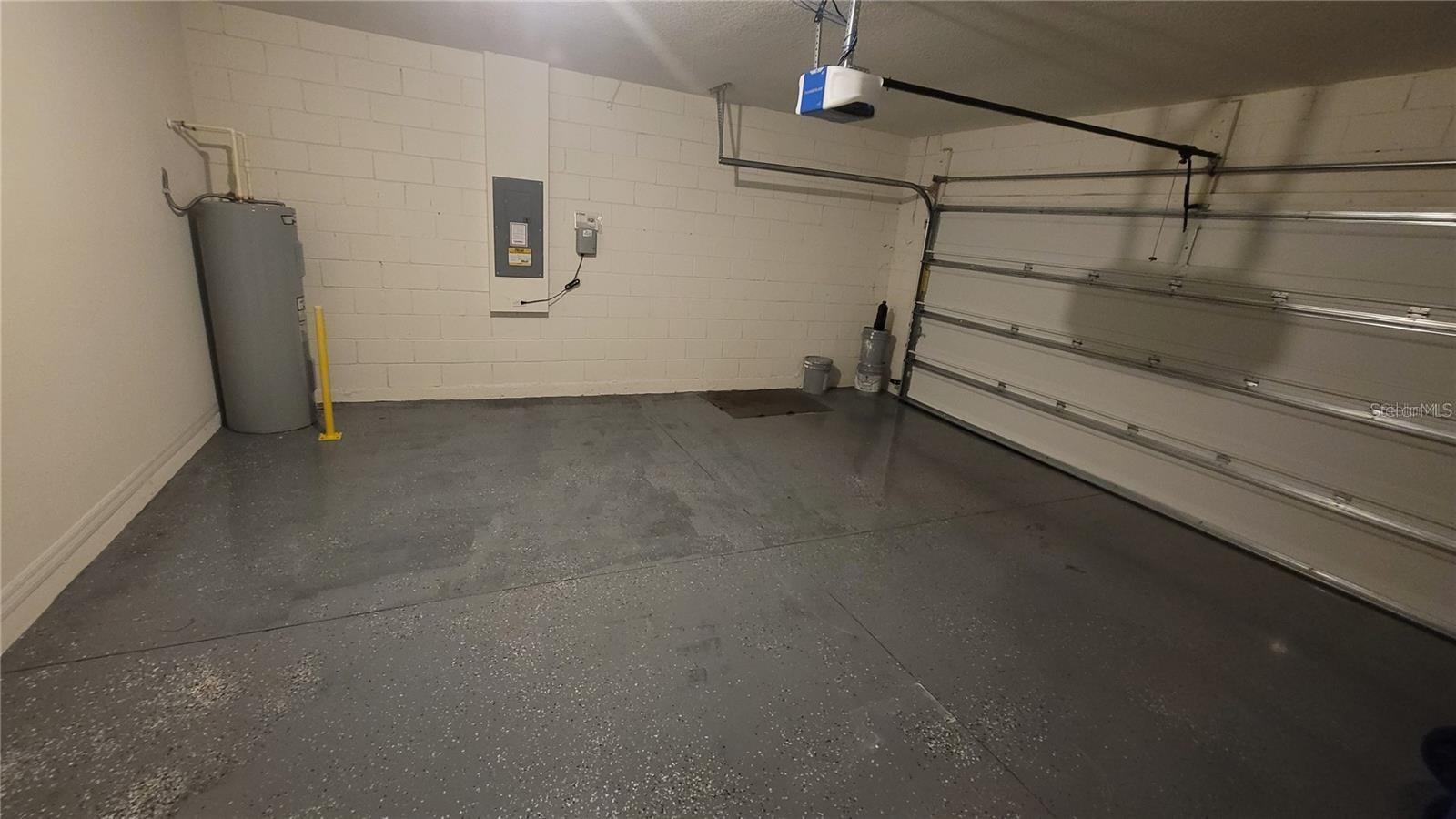 LAKE CHARLES RESIDENCE PH 1B - Residential Lease