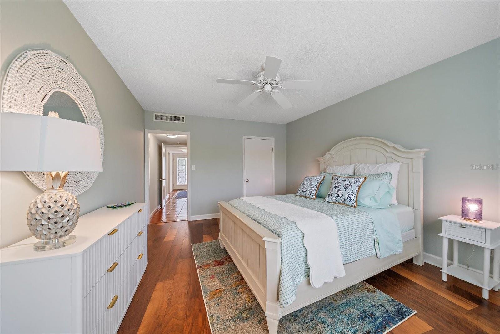 SANDS POINT - Residential