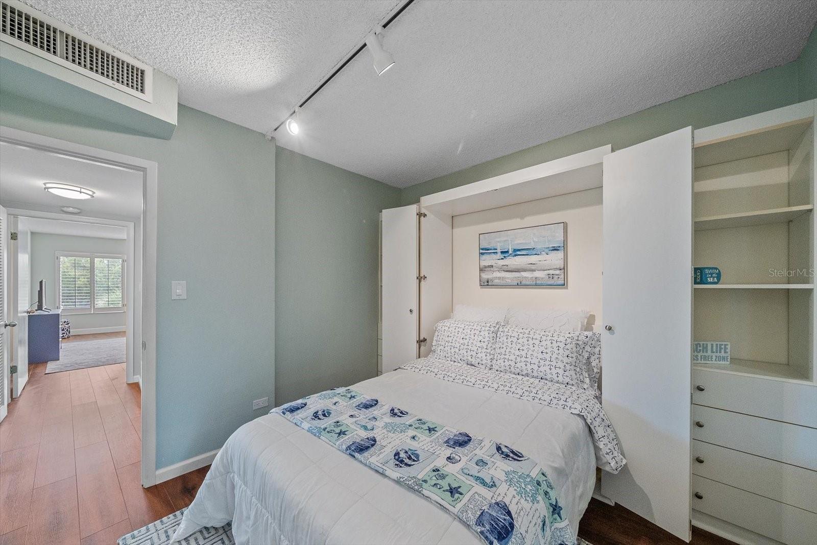 SANDS POINT - Residential