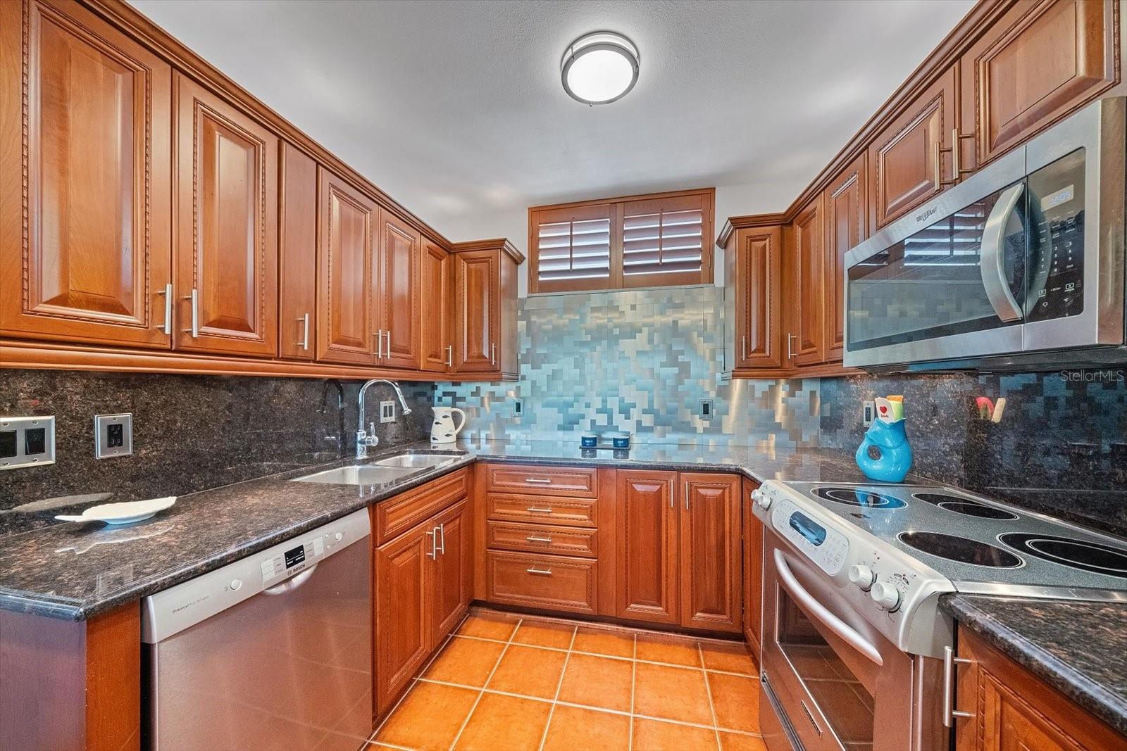 SANDS POINT - Residential