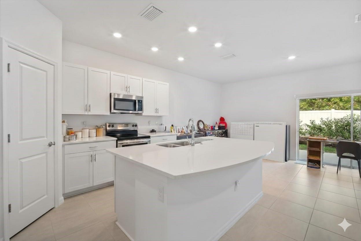 SKYE RANCH NBRHD 2 TWNHMS NORT - Residential