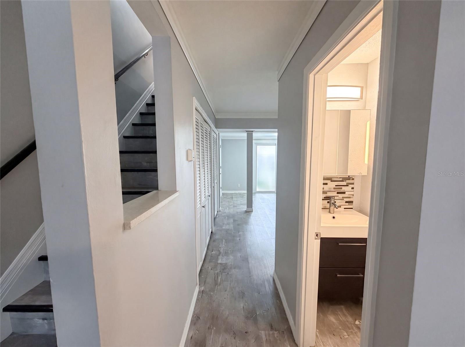 PARK AVE VILLAS - Residential
