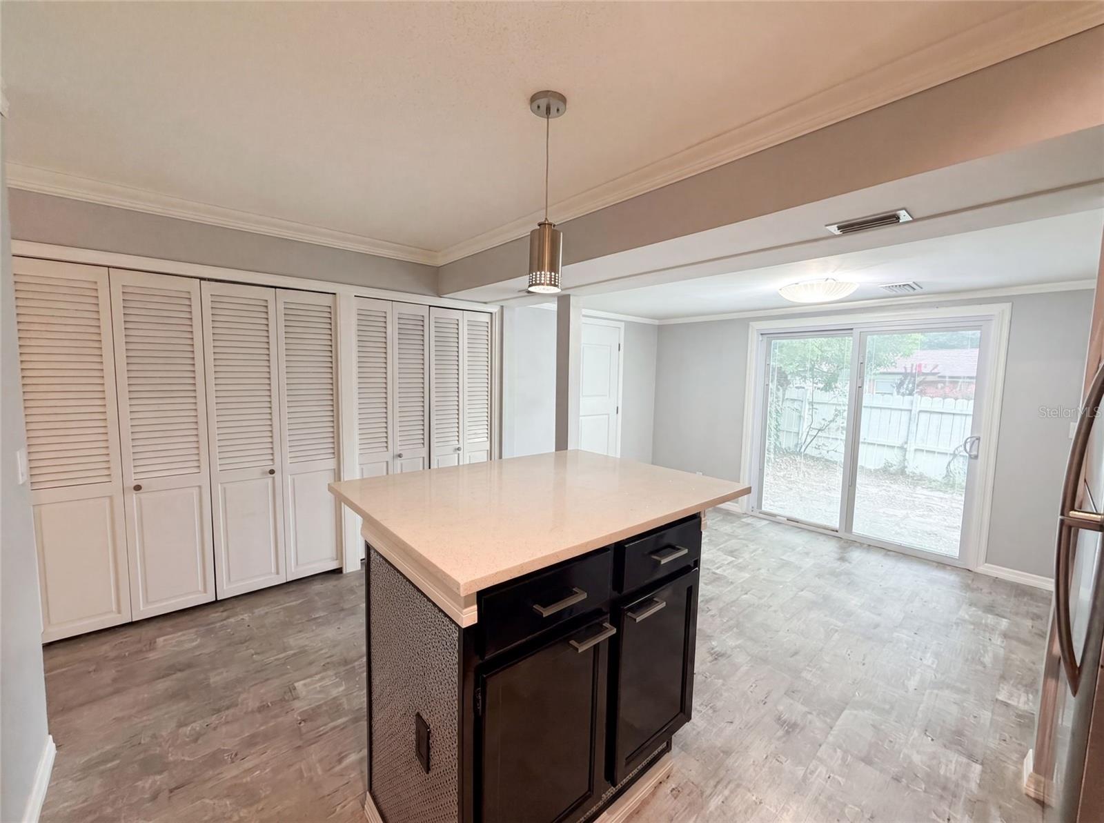 PARK AVE VILLAS - Residential