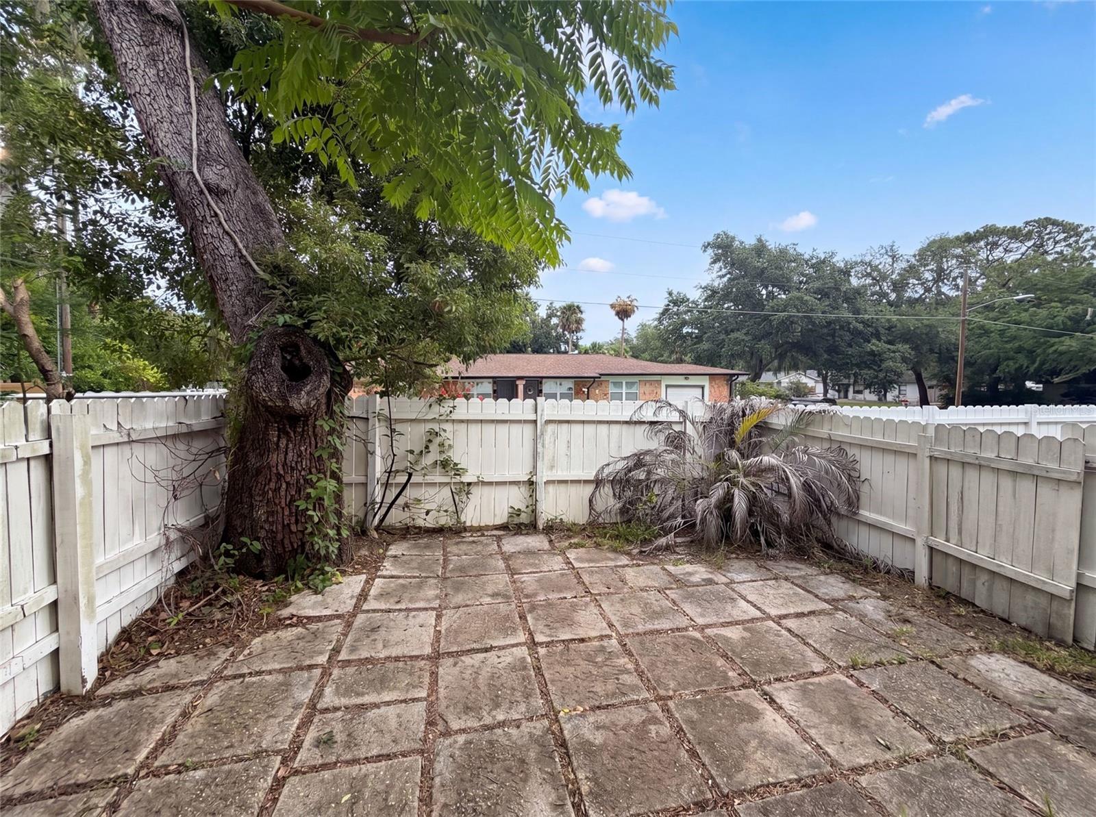 PARK AVE VILLAS - Residential