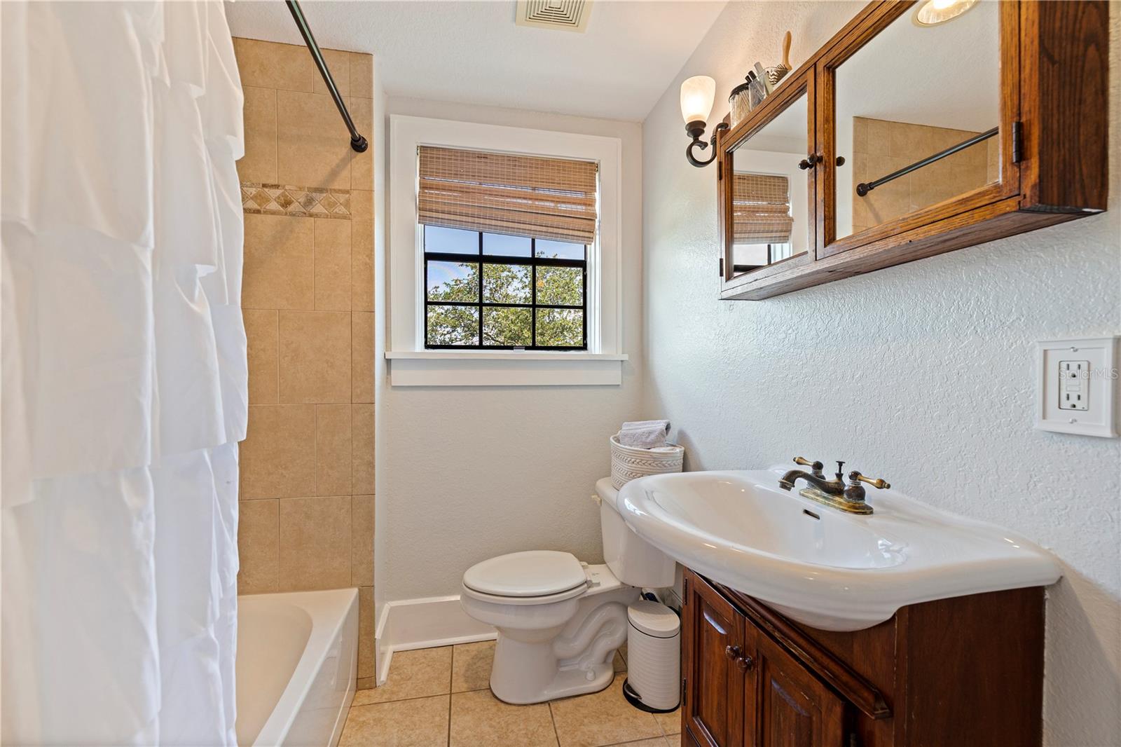 HEGRADO CONDO - Residential