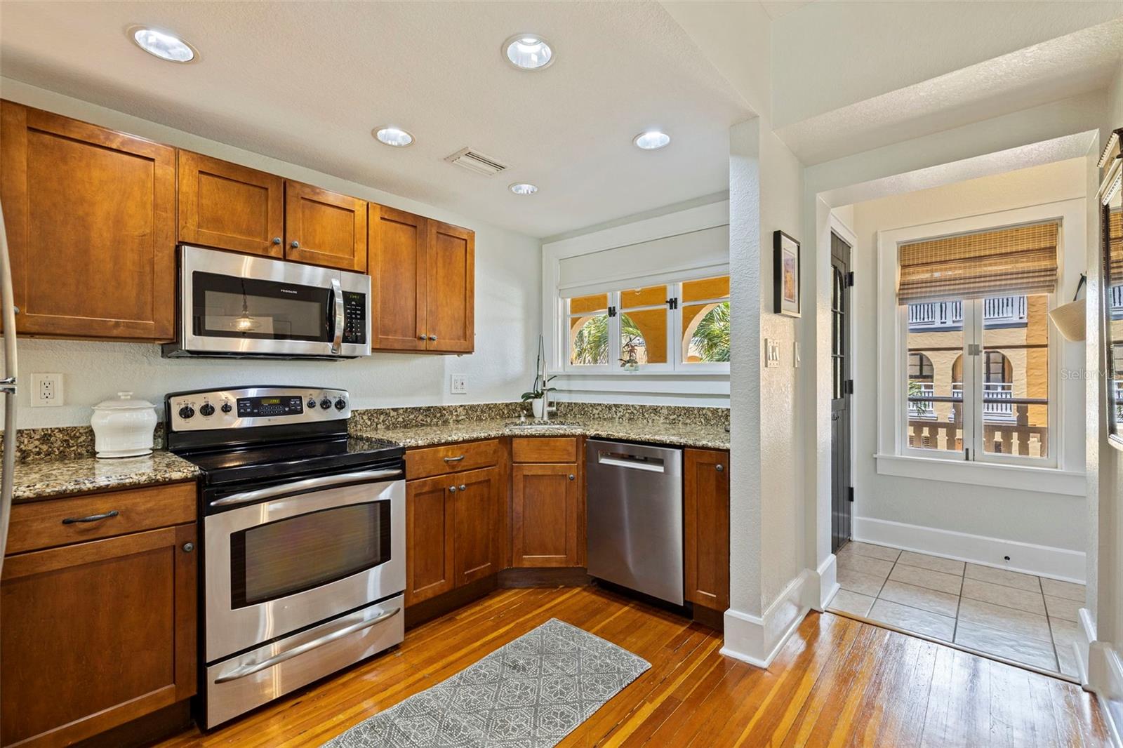 HEGRADO CONDO - Residential