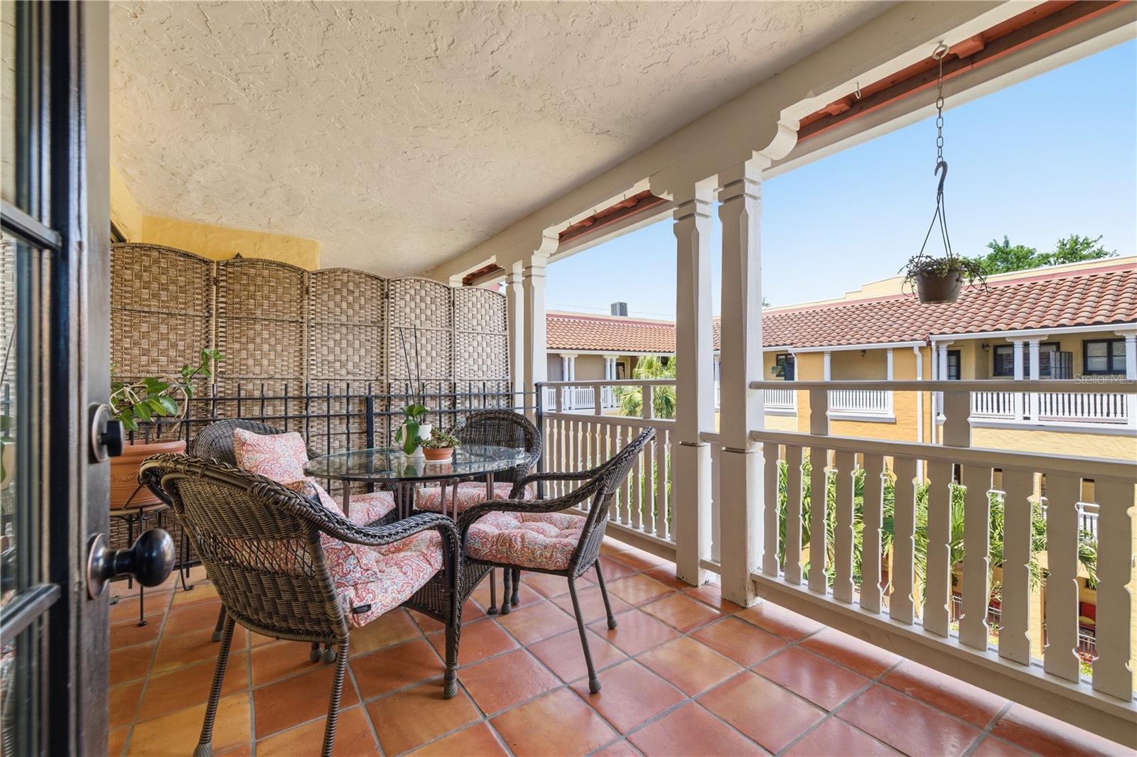 HEGRADO CONDO - Residential
