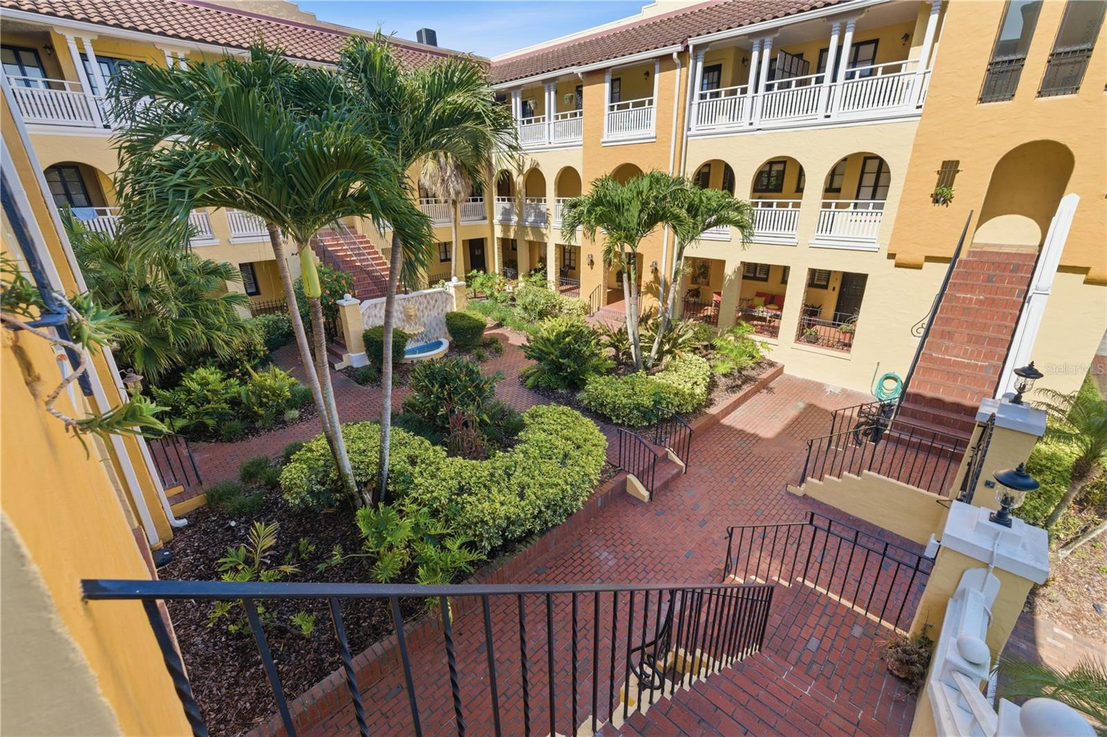 HEGRADO CONDO - Residential