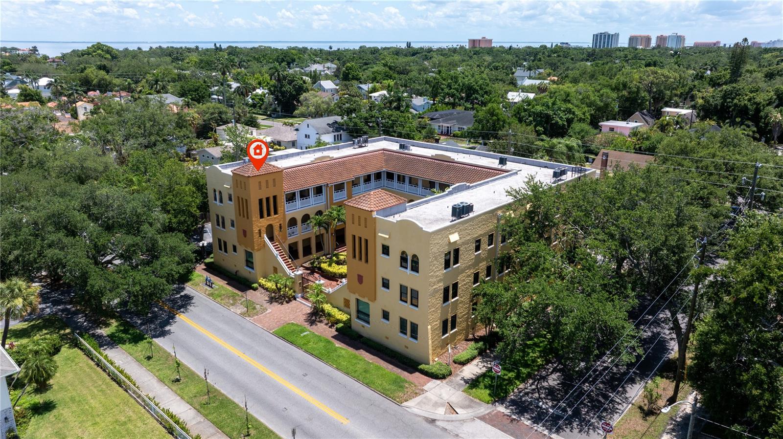 HEGRADO CONDO - Residential