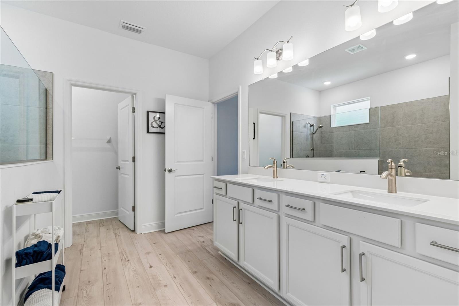 NORTH LAKE TRAIL - Residential