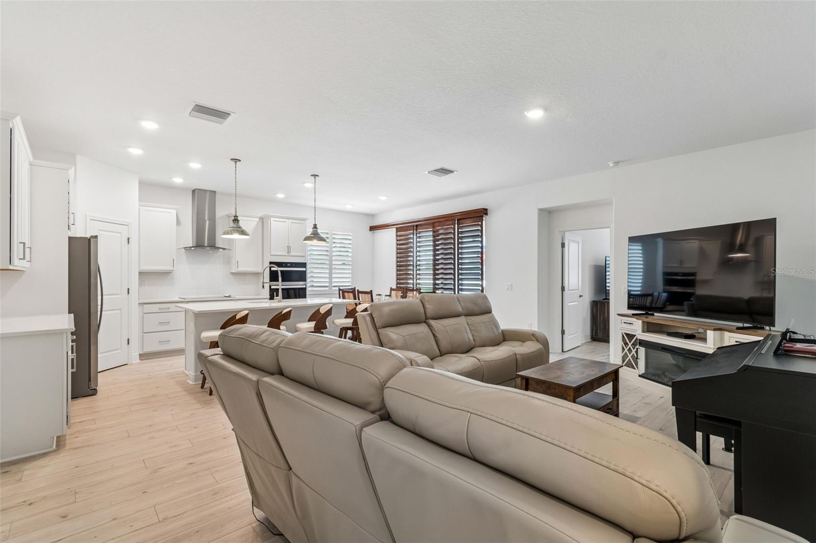 NORTH LAKE TRAIL - Residential