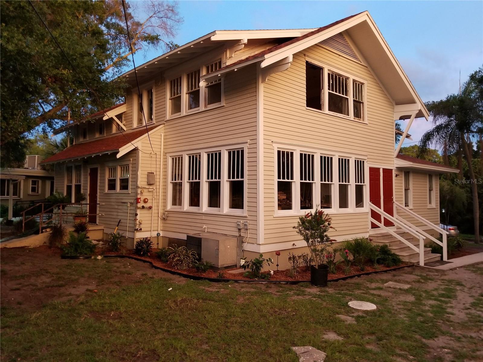 Available September 1st. Completely renovated apartment in Historic Roser Park. Walking distance to downtown. Beautiful and spacious apartment, with lots of natural light, in a friendly 5 unit complex with onsite laundry. Water, sewer, trash included. Tenant just pays electric.