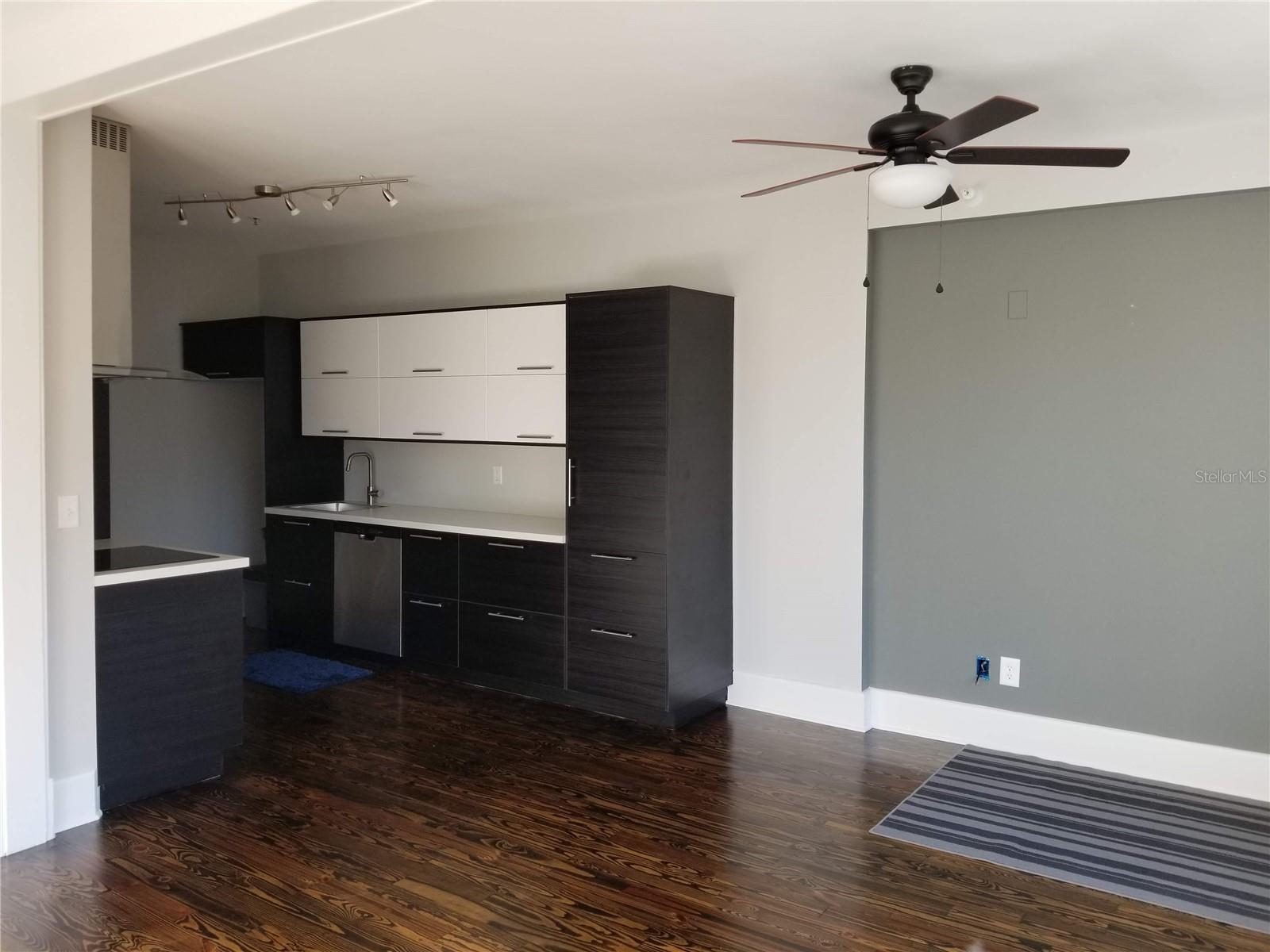 WOODBROOK PLACE - Residential Lease