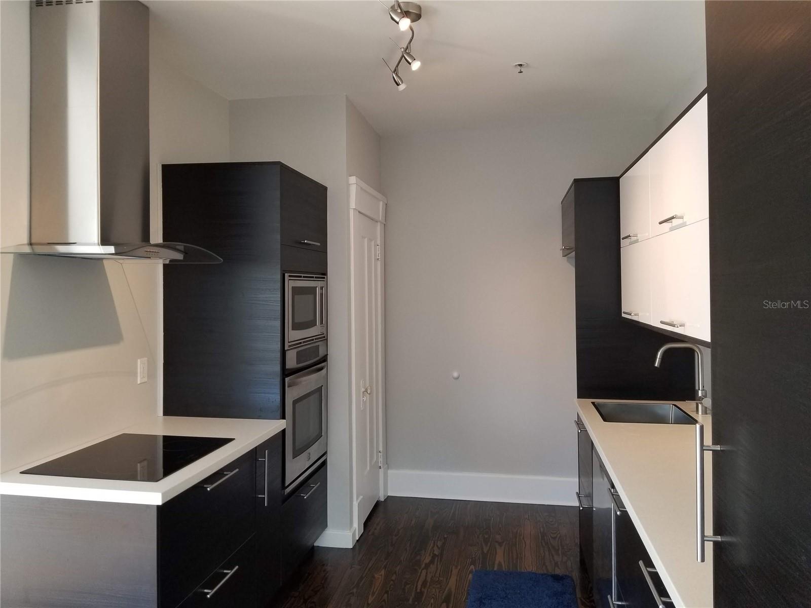 WOODBROOK PLACE - Residential Lease