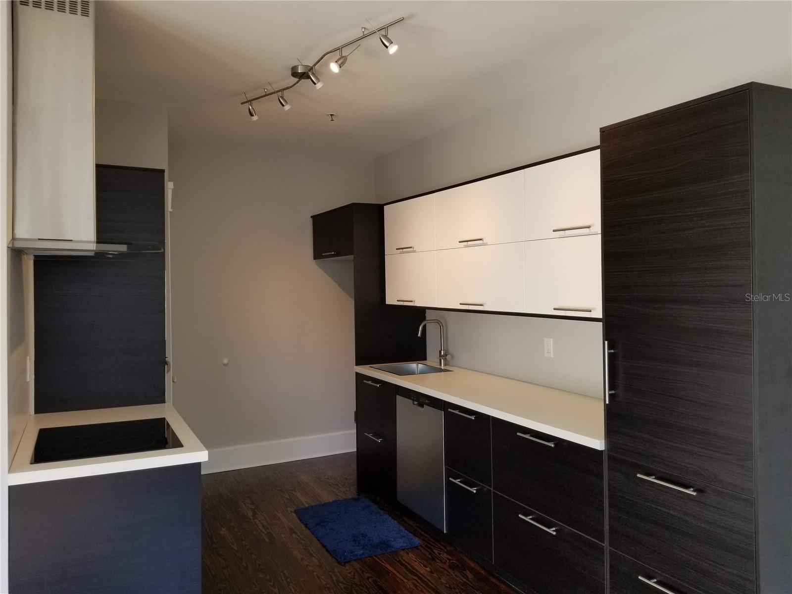 WOODBROOK PLACE - Residential Lease