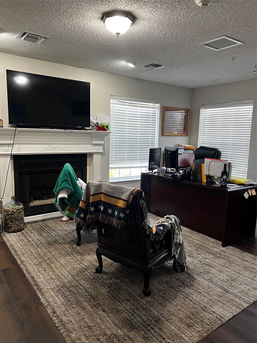 EUSTIS BISHOPS SUB - Commercial Lease