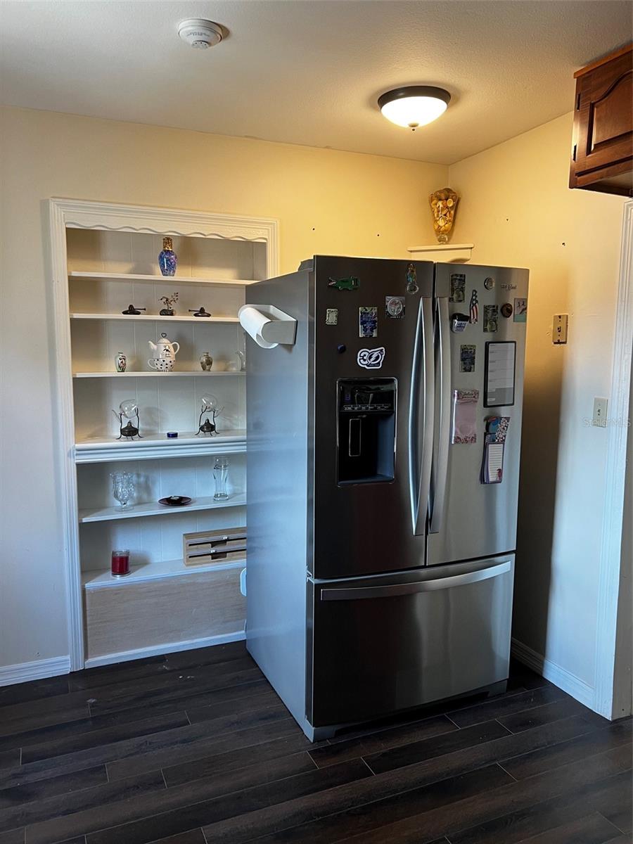 EUSTIS BISHOPS SUB - Commercial Lease