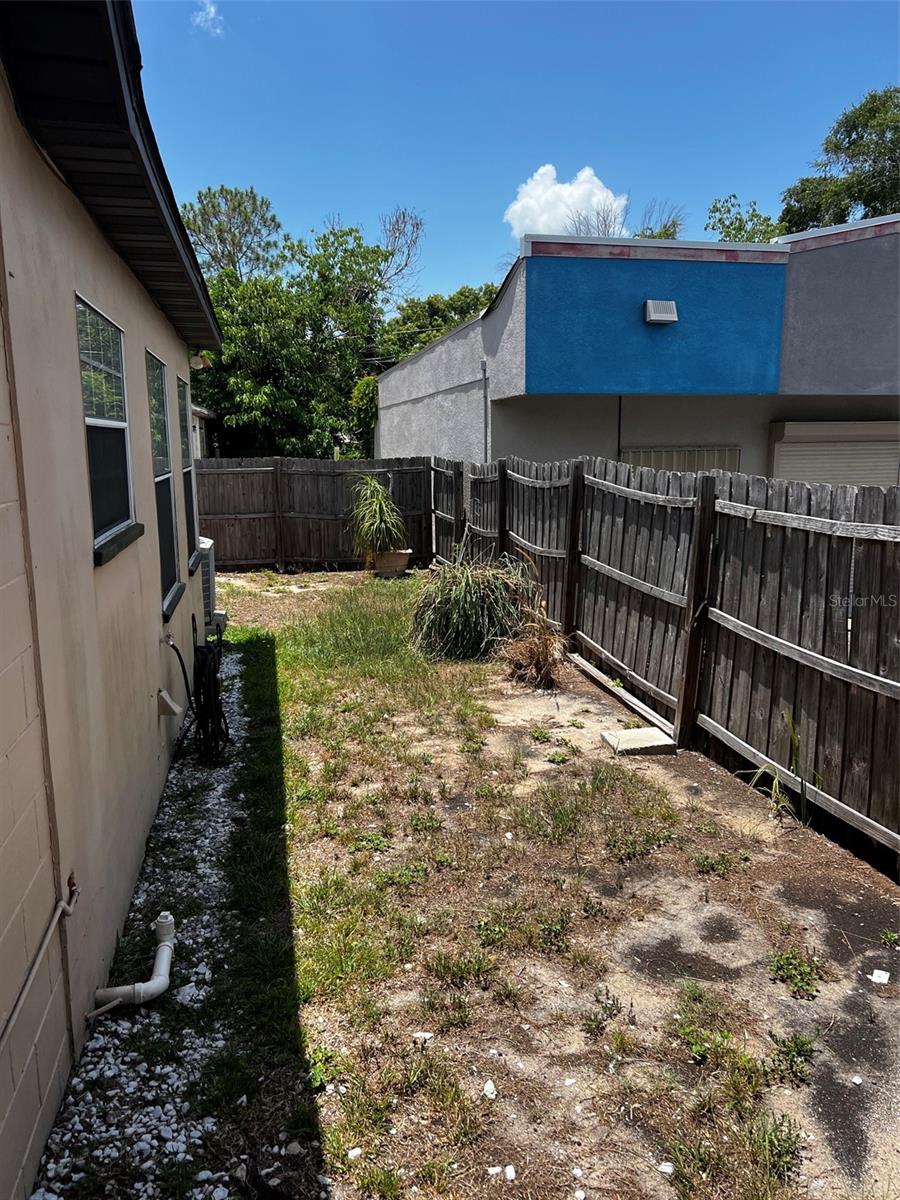 EUSTIS BISHOPS SUB - Commercial Lease