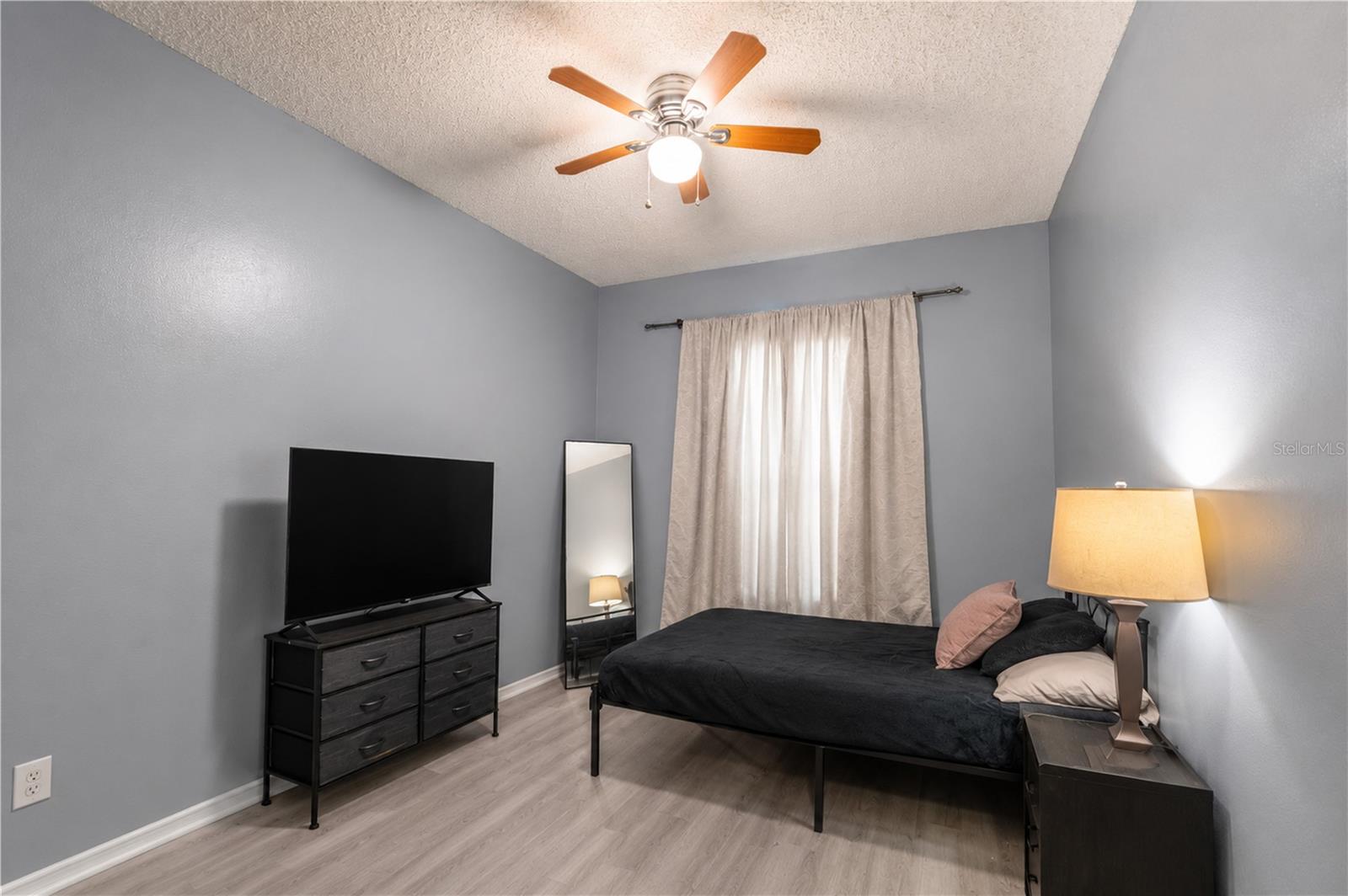 KINGSS COURT TWNHMS - Residential