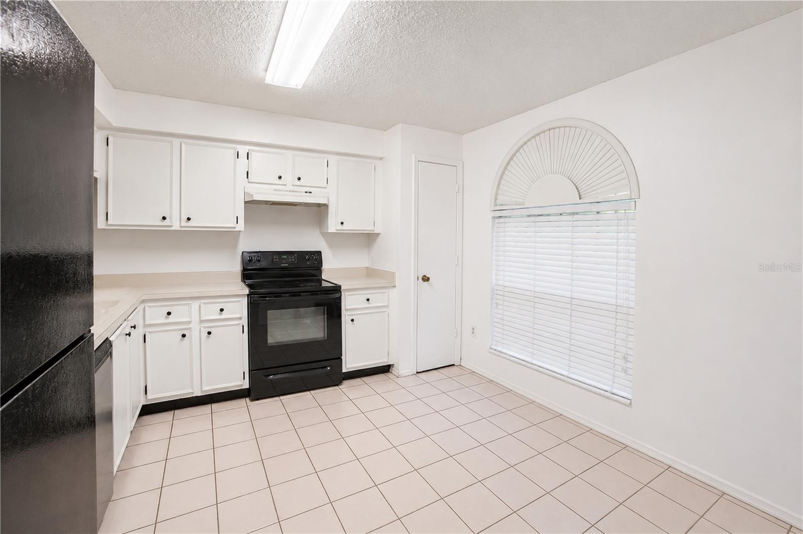 KINGSS COURT TWNHMS - Residential