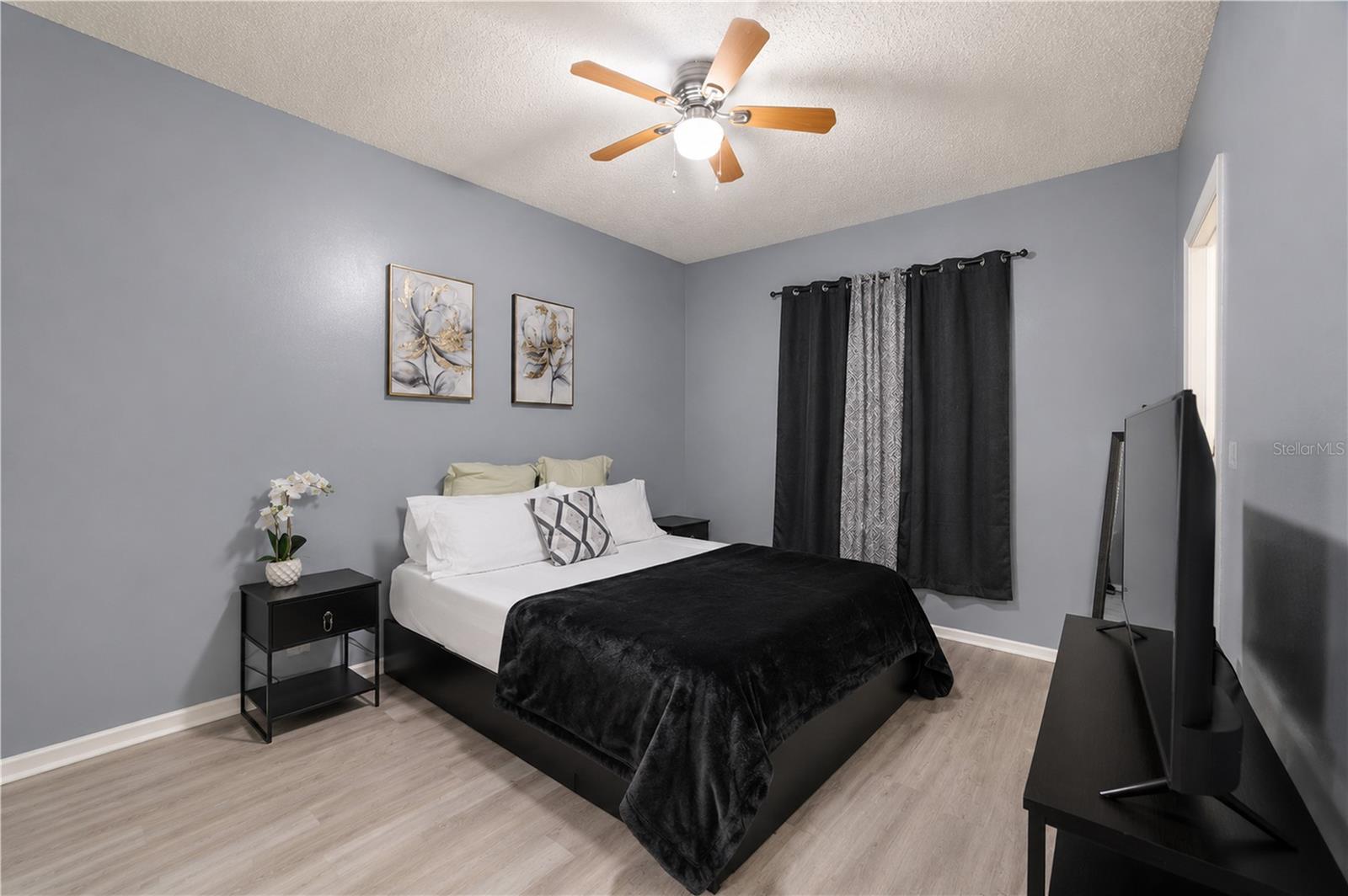 KINGSS COURT TWNHMS - Residential
