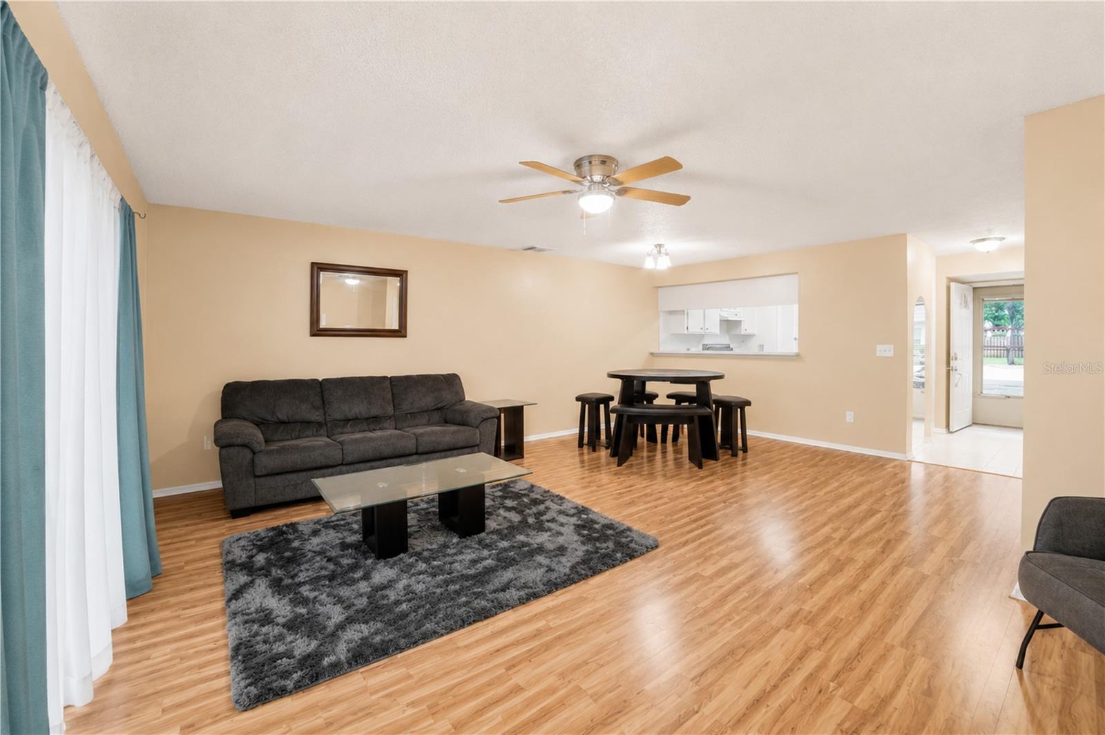KINGSS COURT TWNHMS - Residential