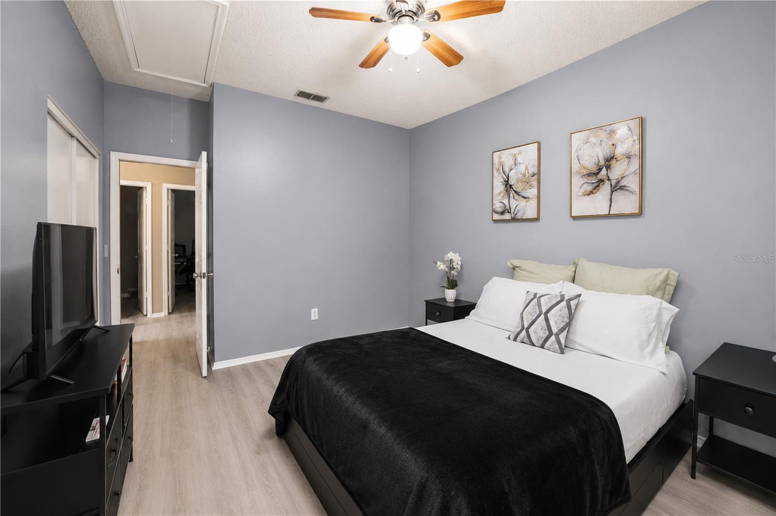 KINGSS COURT TWNHMS - Residential