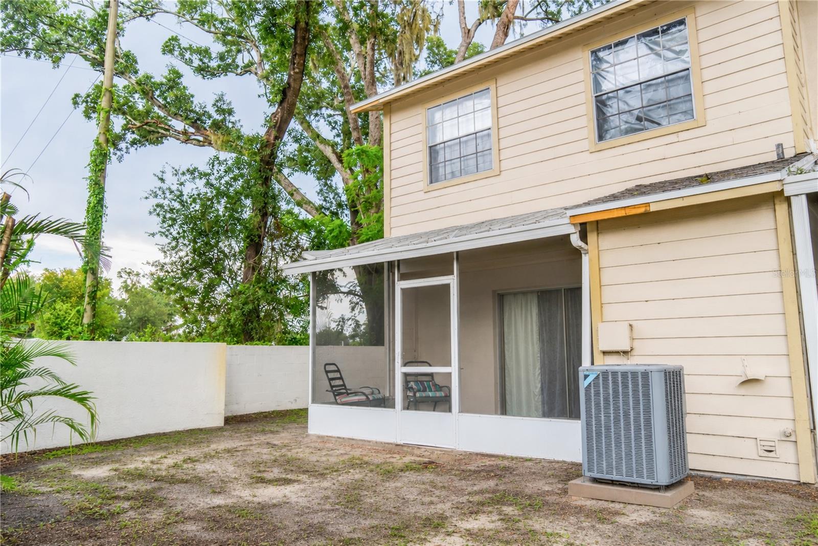 KINGSS COURT TWNHMS - Residential