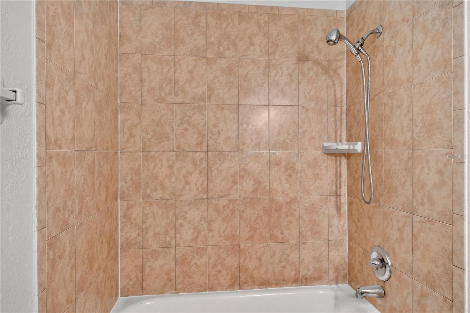 AVALON CONDO - Residential